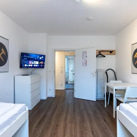 Budgetroom 3 Schlafzimmer Workers Apartamento